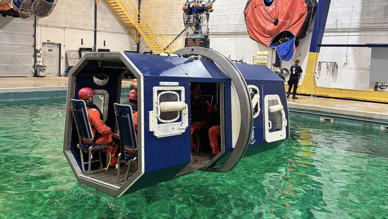 GWO-certificeret industrifotograf klar til opgaver offshore og i højden